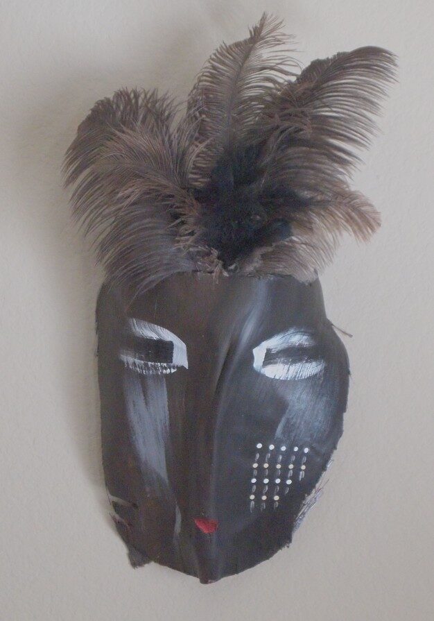 Small chocolate and black mask